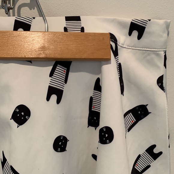 Cat print pin up midi skirt with pockets size large - Picture 2 of 4